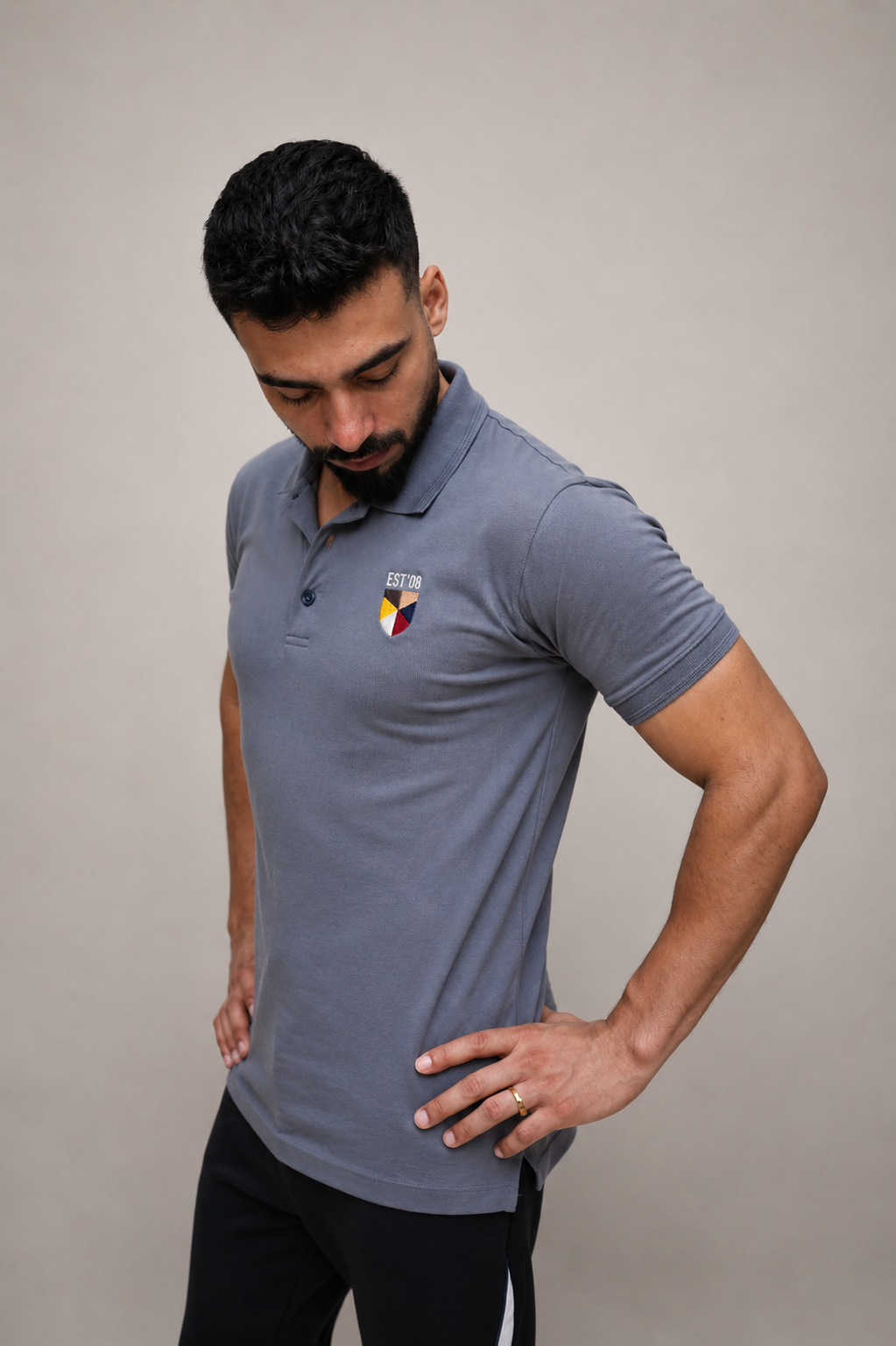 Men wearing grey polo shirt with jeans casual outfit Pakistan